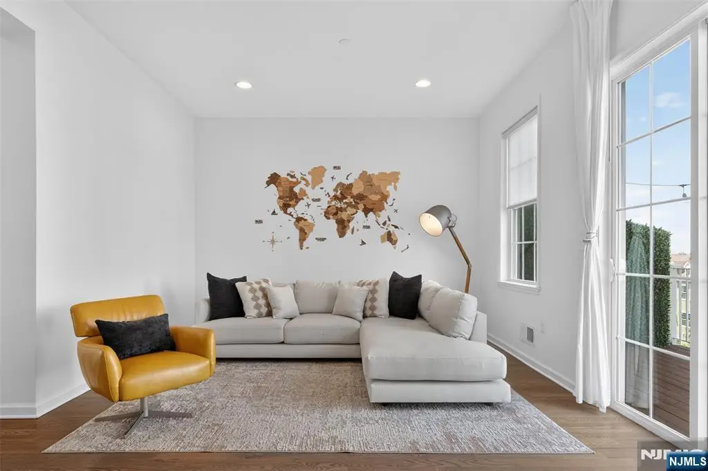 197 Roosevelt Drive, Wood Ridge, NJ 07075 - #1