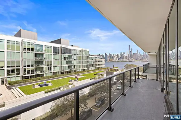 1200 Ave At Port Imperial 503, Weehawken, NJ 07086