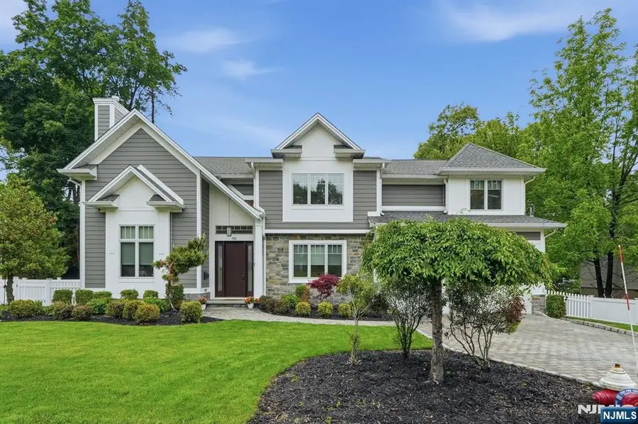95 Mezzine Drive, Cresskill, NJ 07626 - #2