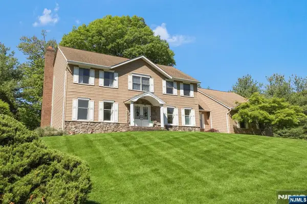 6 Kristen Court, Wayne, NJ 07470