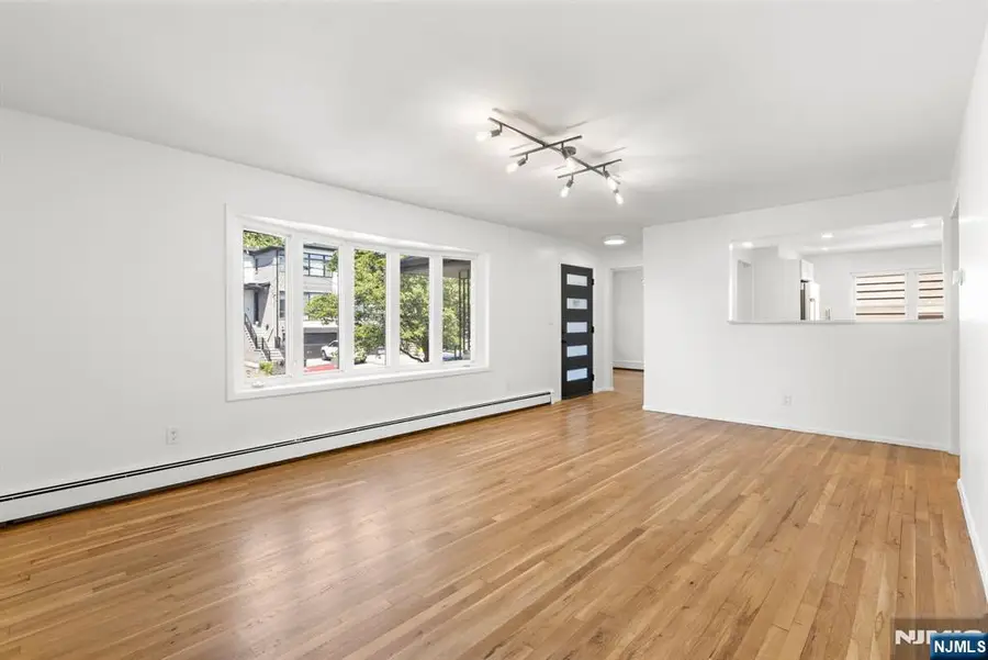 54 W Columbia Avenue, Palisades Park, NJ 07650 - #3