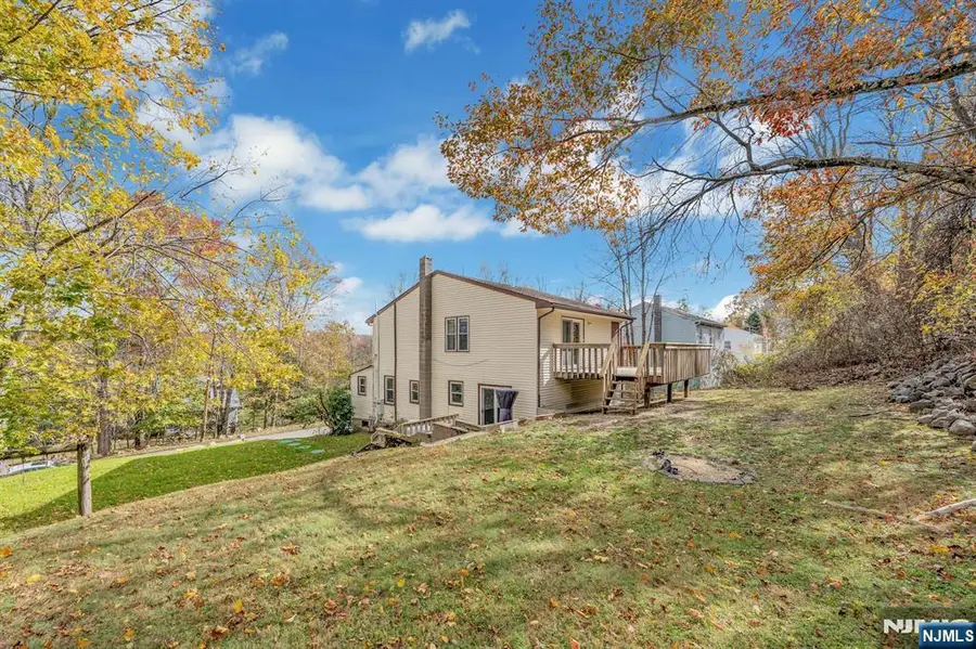 39 Delaware Road, Upper Greenwood Lake, NJ 07421 - #2