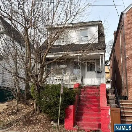 39 Newton Place, Irvington, NJ 07111