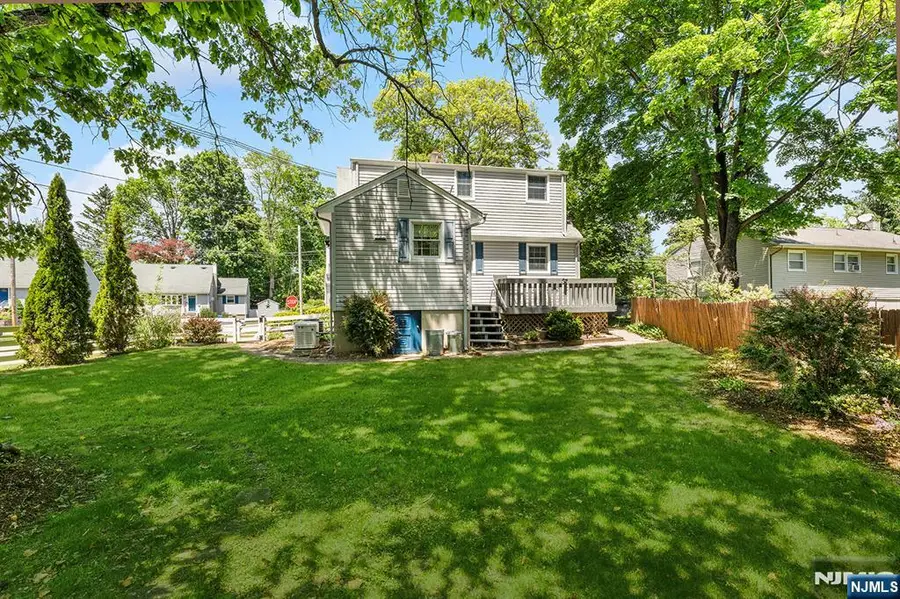 5 Oakwood Terrace, Bloomingdale, NJ 07403 - #2