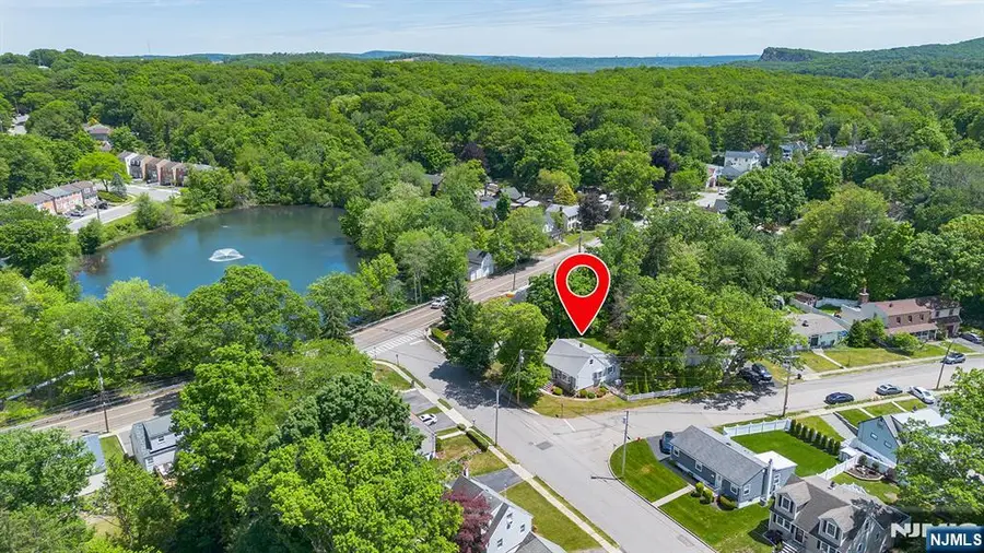 5 Oakwood Terrace, Bloomingdale, NJ 07403 - #3