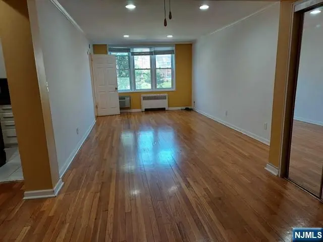 2160 Center 2K, Fort Lee, NJ 07024 - #2