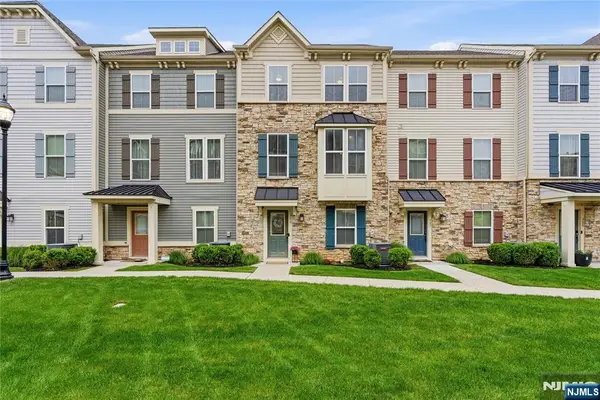 706 Bayside Court, South Amboy, NJ 08879
