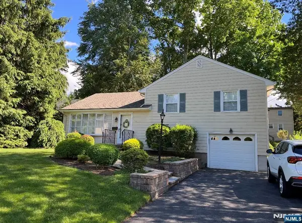 48 Rutgers Street, Closter, NJ 07624