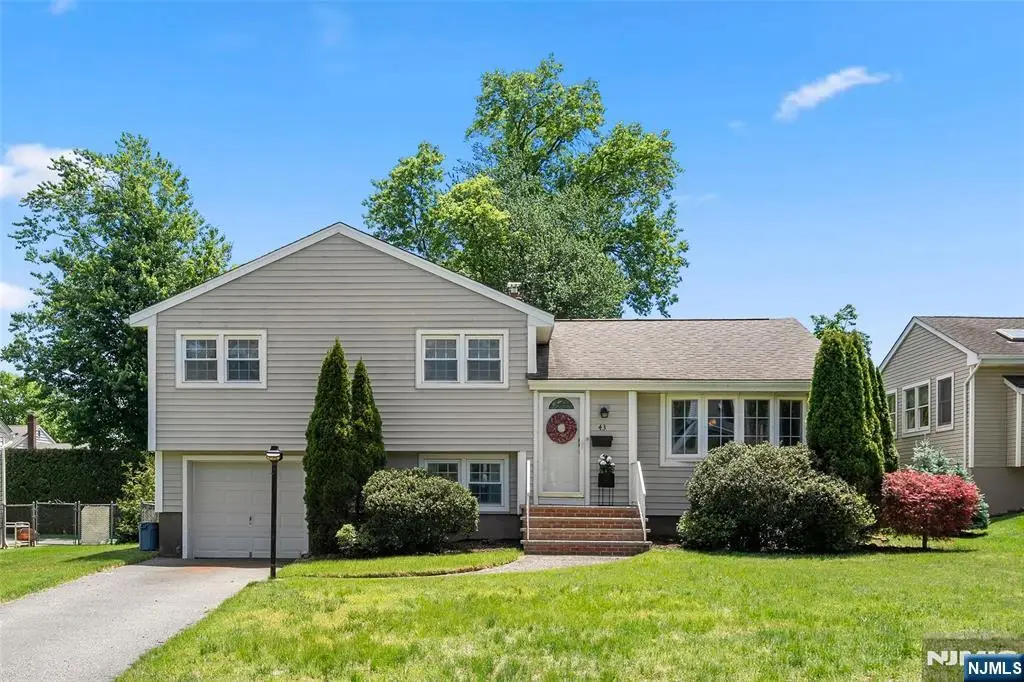 43 Woodvale Road, Glen Rock, NJ 07452 - #1