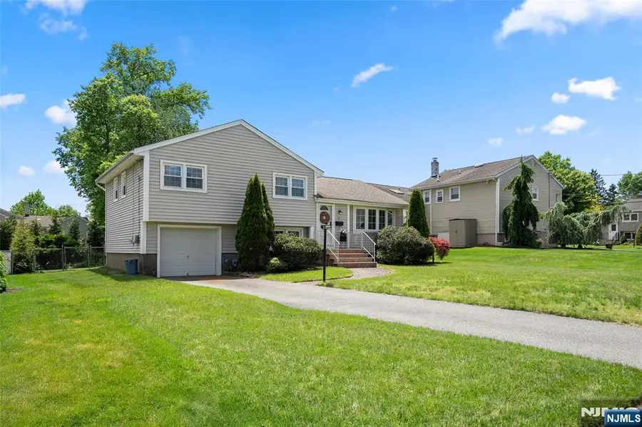43 Woodvale Road, Glen Rock, NJ 07452 - #2