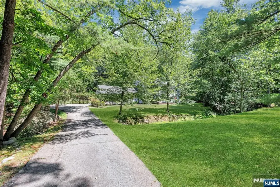 621 Winding Hollow Drive, Franklin Lakes, NJ 07417 - #3