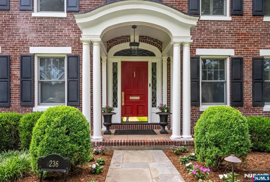 236 Mountain Avenue, Ridgewood, NJ 07450 - #3
