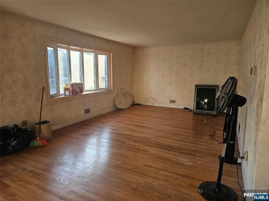 138 Madison Avenue, Rochelle Park, NJ 07662 - #2