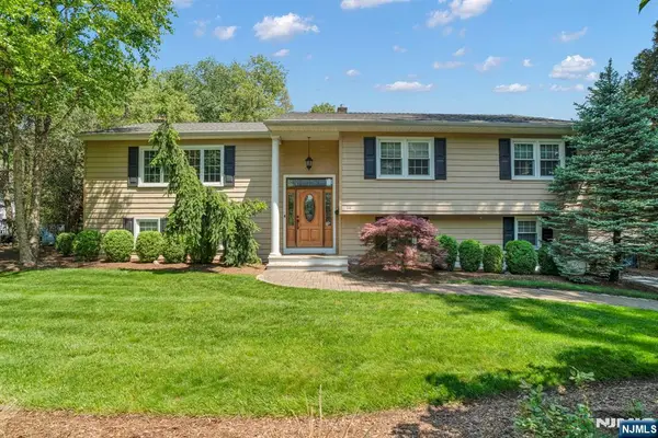 114 Wyckoff Avenue, Wyckoff, NJ 07481