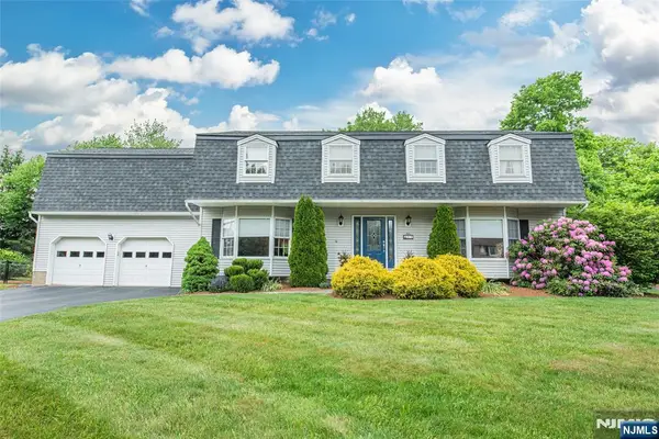 31 Yorkshire Avenue, West Milford, NJ 07480