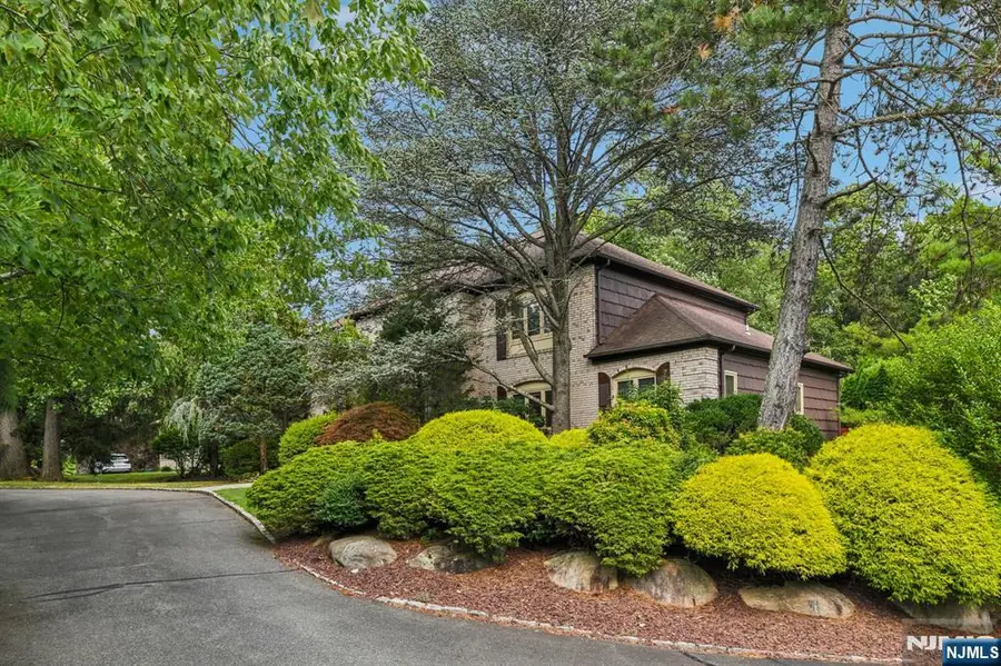 12 Sandalwood Drive, Livingston, NJ 07039 - #2