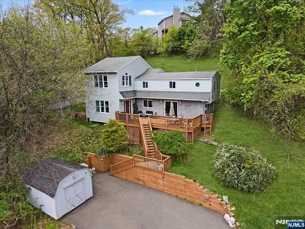17 Albanese Road, Haledon, NJ 07508
