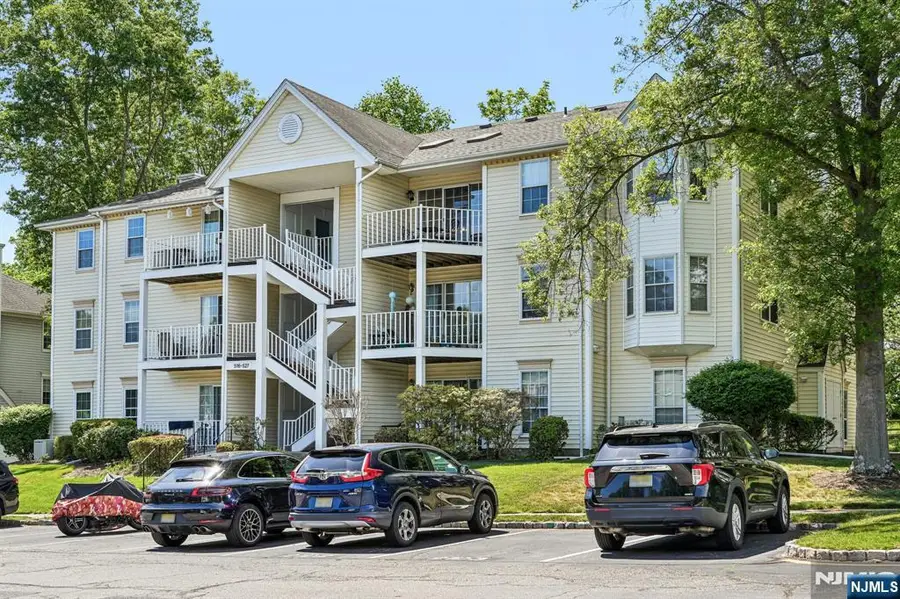 518 Holly Court, Mahwah, NJ 07430 - #2