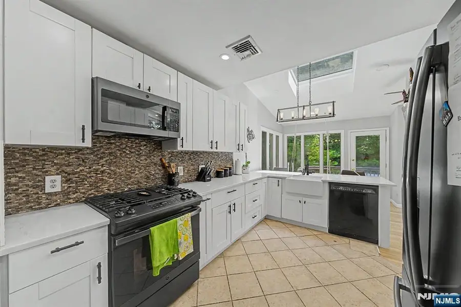 91 Greenbrook Place, Park Ridge, NJ 07656 - #3