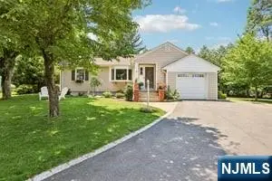 6 Garden Court, Ho Ho Kus, NJ 07423 - #1