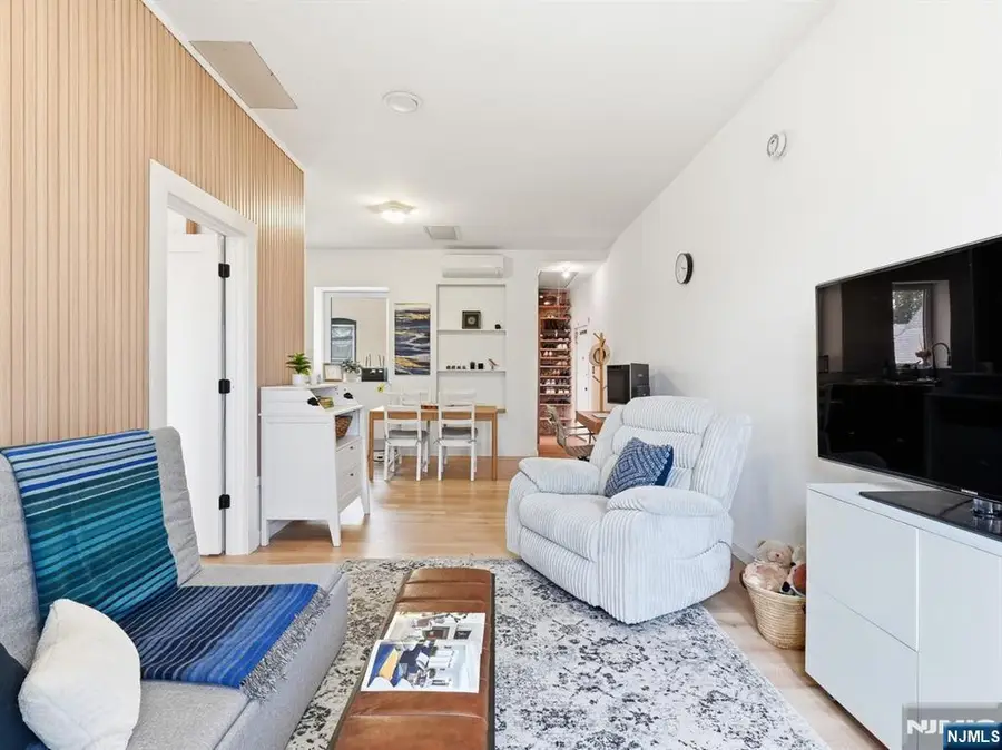 196 Pearsall Avenue 10, Jersey City, NJ 07305 - #3