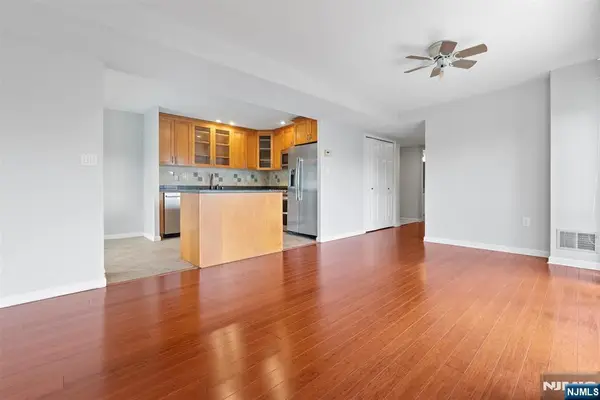 518 Ellery Court K518, Edgewater, NJ 07020