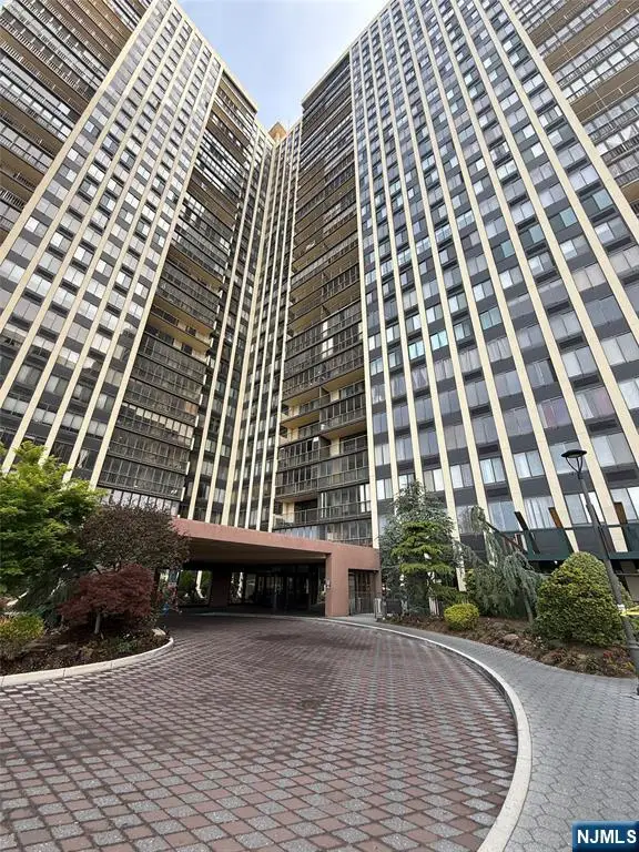 300 Winston 418, Cliffside Park, NJ 07010