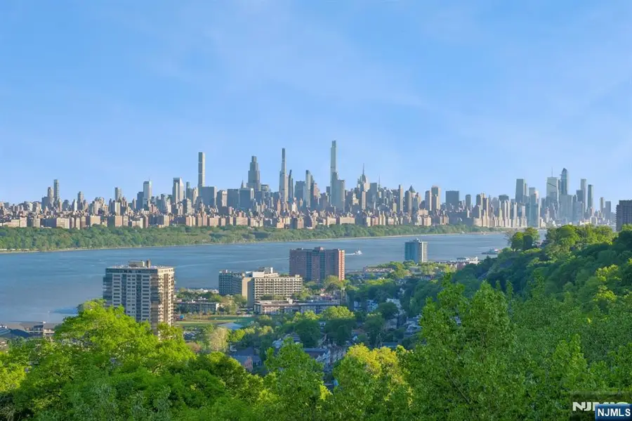 1500 Palisade Avenue 23E, Fort Lee, NJ 07024 - #3