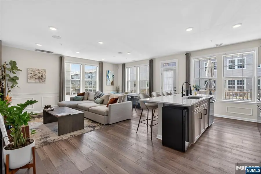 29 Arnold Drive, Wood Ridge, NJ 07075 - #3