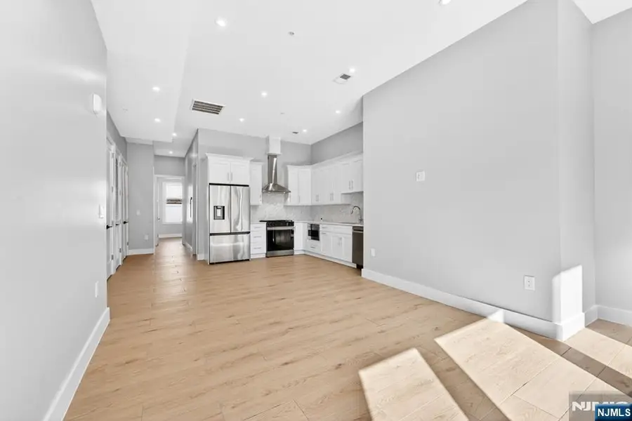 126 De Kalb Avenue 1, Jersey City, NJ 07306 - #3