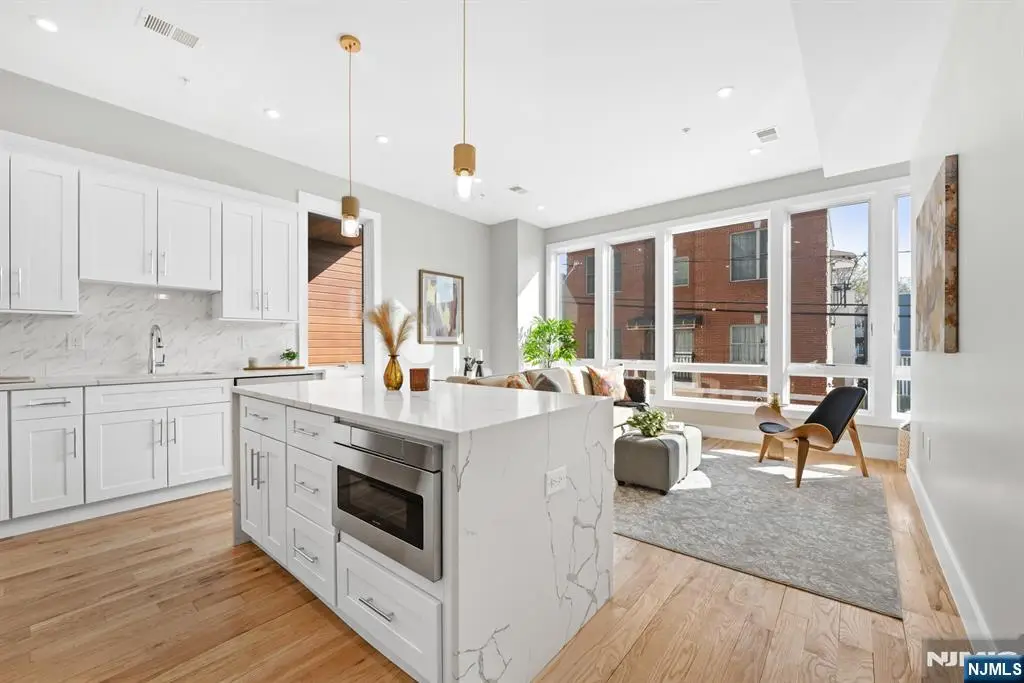 126 De Kalb Avenue 2, Jersey City, NJ 07306 - #1