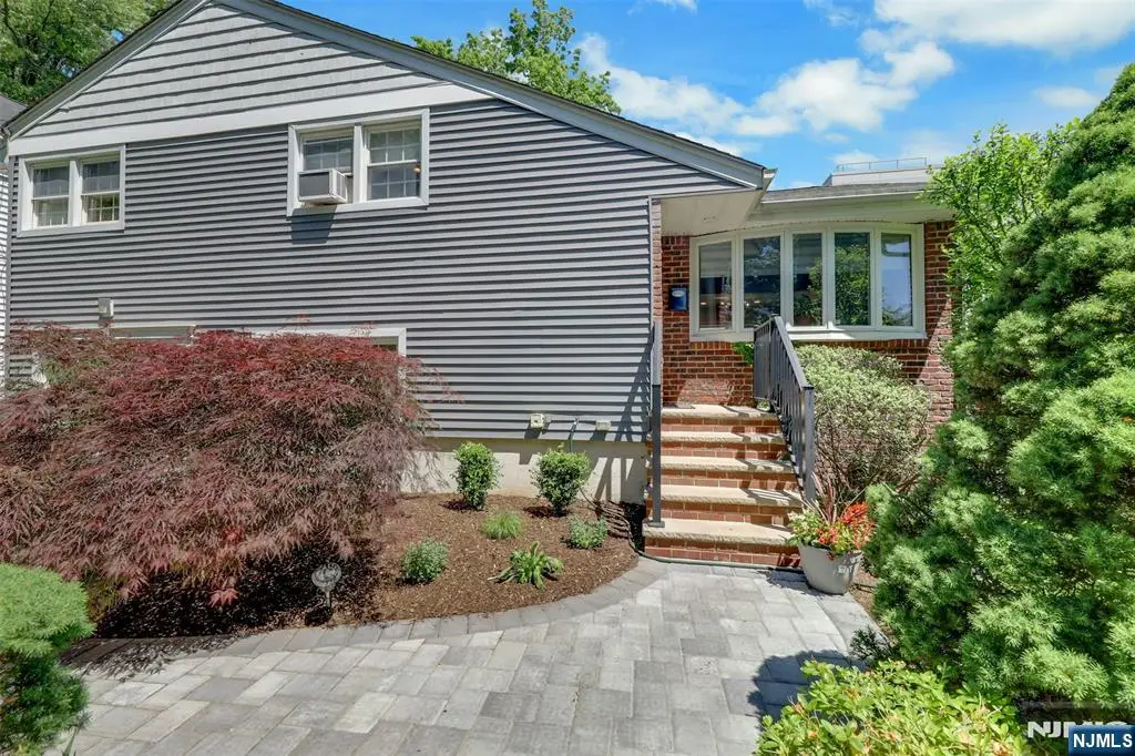 19 Thames Boulevard, Bergenfield, NJ 07621 - #1