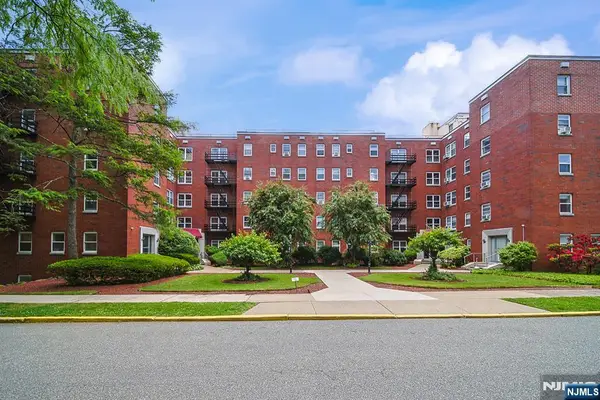 2320 Linwood Avenue 5G, Fort Lee, NJ 07024