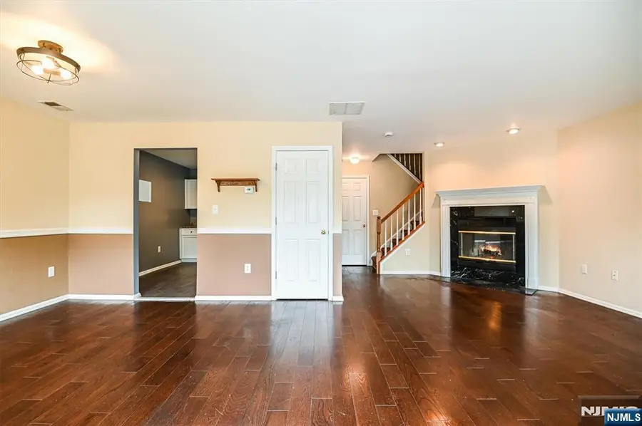 1030 Cumberland Court 1030, Mahwah, NJ 07430 - #3