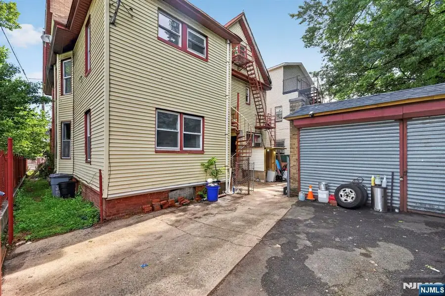 366 7th Avenue, Newark, NJ 07107 - #3