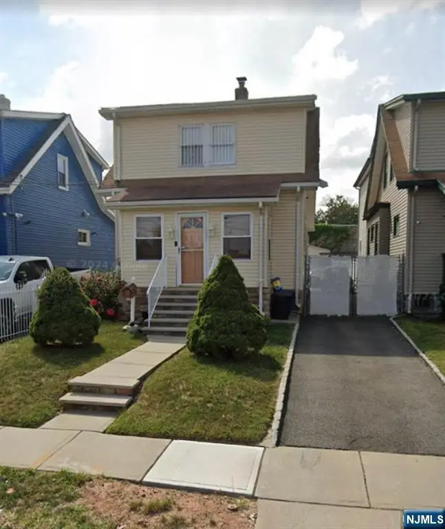 11 Welland Avenue, Irvington, NJ 07111 - #1