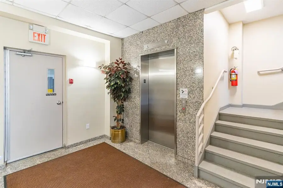 610 Anderson Avenue 2E, Cliffside Park, NJ 07010 - #2
