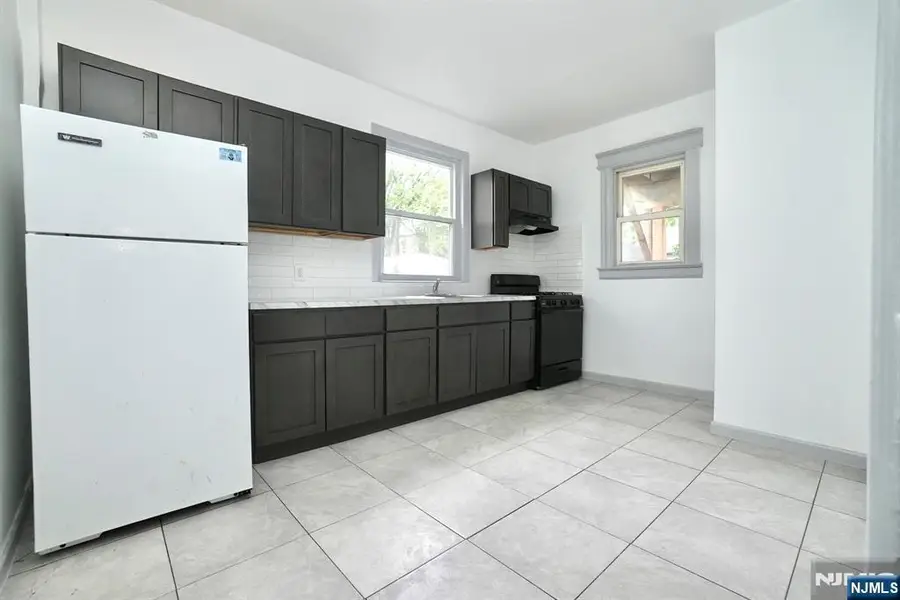 240-242 Sunset Avenue, Newark, NJ 07106 - #3