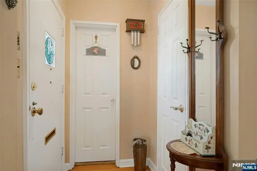 10-01 Plymouth Drive, Fair Lawn, NJ 07410 - #3