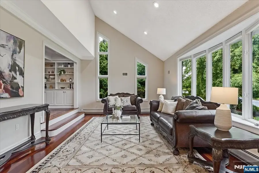 31 Forest Hills Way, Cedar Grove, NJ 07009 - #2
