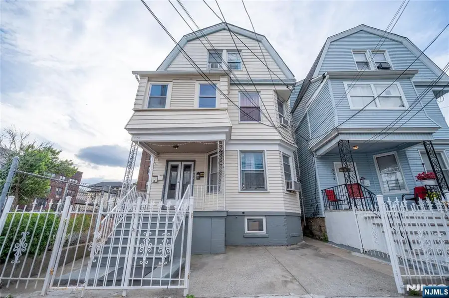 352 7th Street, Newark, NJ 07107 - #3