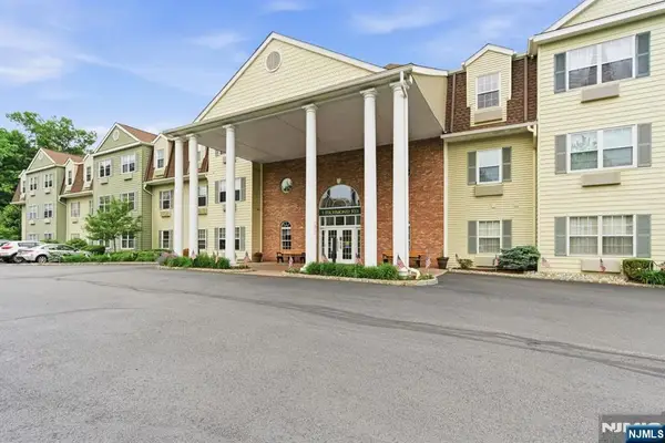 1208 Richmond 208, West Milford, NJ 07480