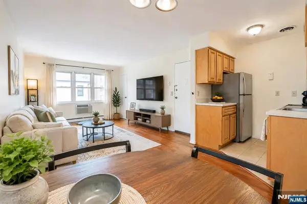 412 68th Street 17, Guttenberg, NJ 07093