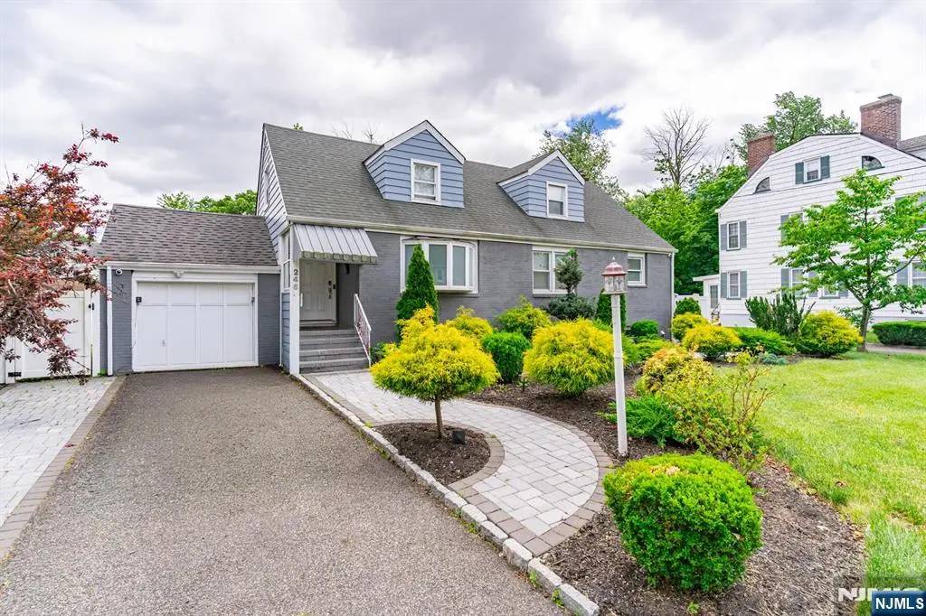 246 E 2nd Avenue, Roselle, NJ 07203 - #1