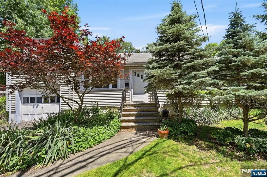 26 Hillside Terrace, Livingston, NJ 07039 - #1