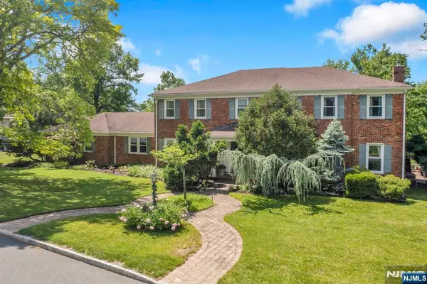 2 N Edgewood Avenue, West Orange, NJ 07052