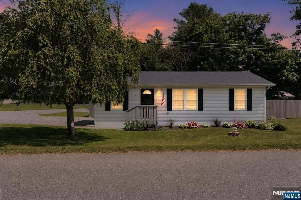 16 Clover Lane, Glenwood, NJ 07418 - #1
