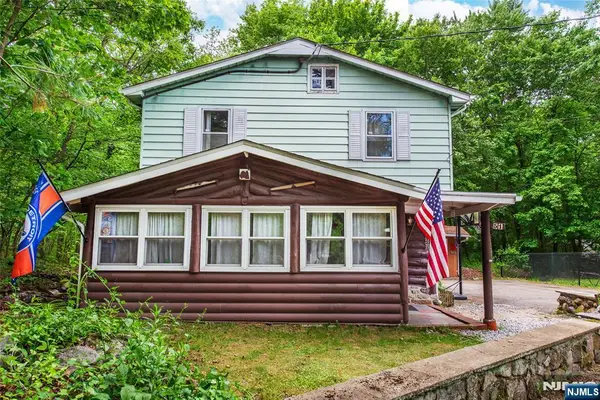51 Poplar Grove Terrace, West Milford, NJ 07480