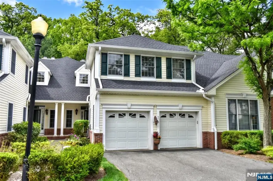 804 Fieldstone Terrace, Wyckoff, NJ 07481 - #2