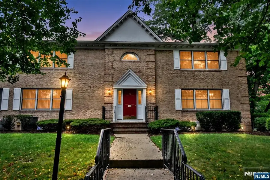 10 S Irving Street 9B, Ridgewood, NJ 07450 - #2